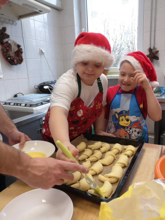 Warsztaty robienia świątecznych wypieków w SOSW