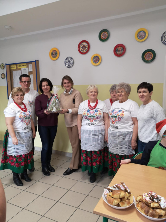Warsztaty robienia świątecznych wypieków w SOSW