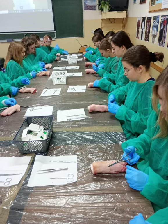 Warsztaty chirurgiczne dla uczniów I LO