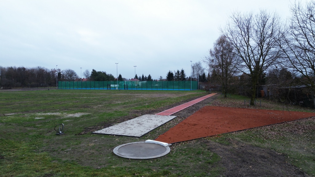 Boisko i nowa winda w ZSP