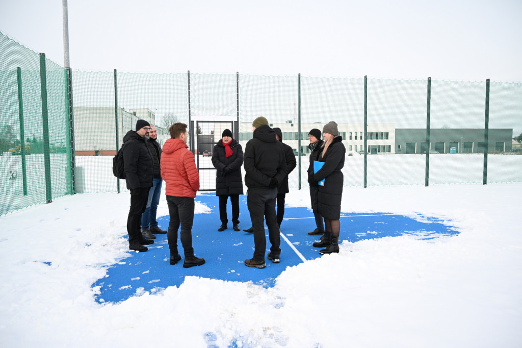 Boisko i nowa winda w ZSP