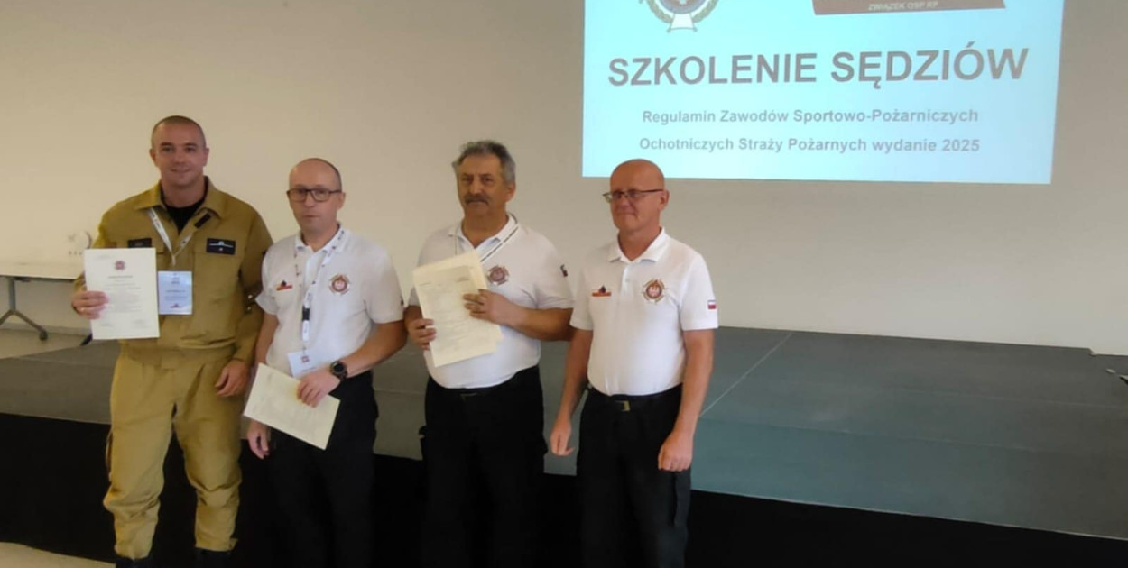 Strażak z OSP w Komarówce na szkoleniu