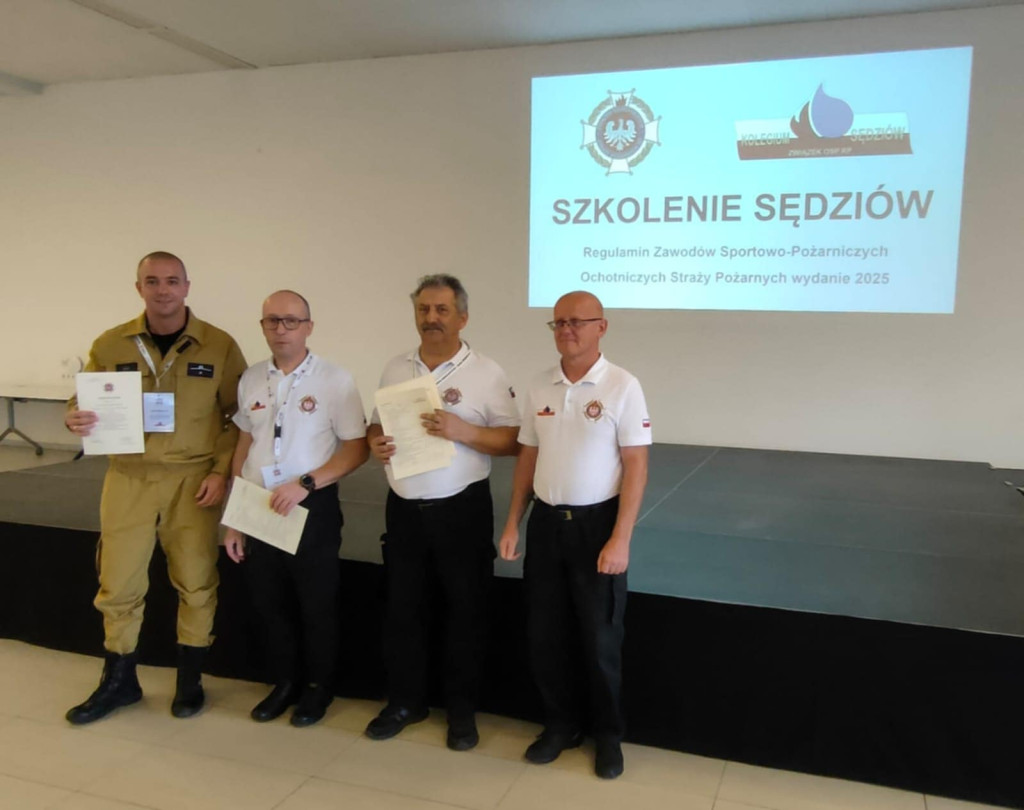 Strażak z OSP w Komarówce na szkoleniu