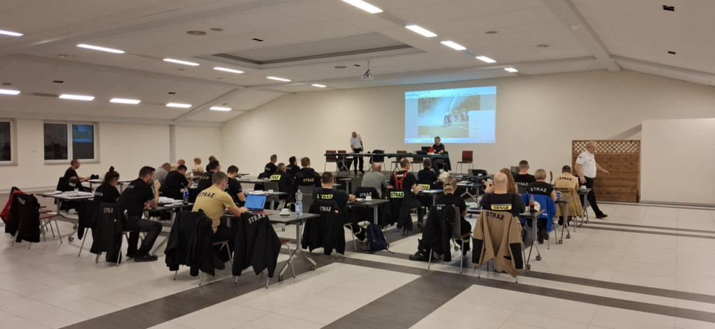 Strażak z OSP w Komarówce na szkoleniu