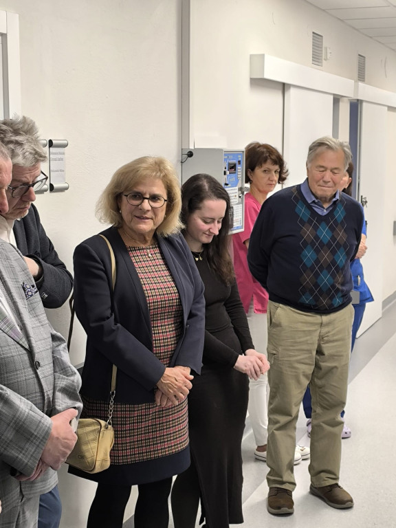 Odsłonięcie tablicy pamiątkowej w szpitalu