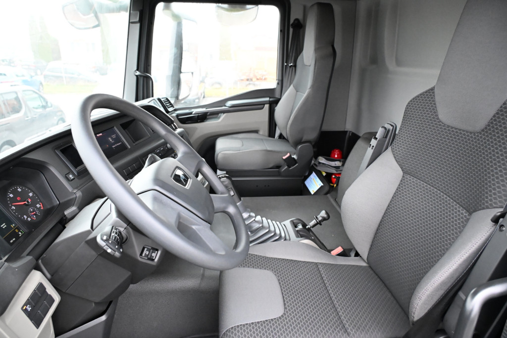 Nowa ciężarówka Zarządu Dróg Powiatowych