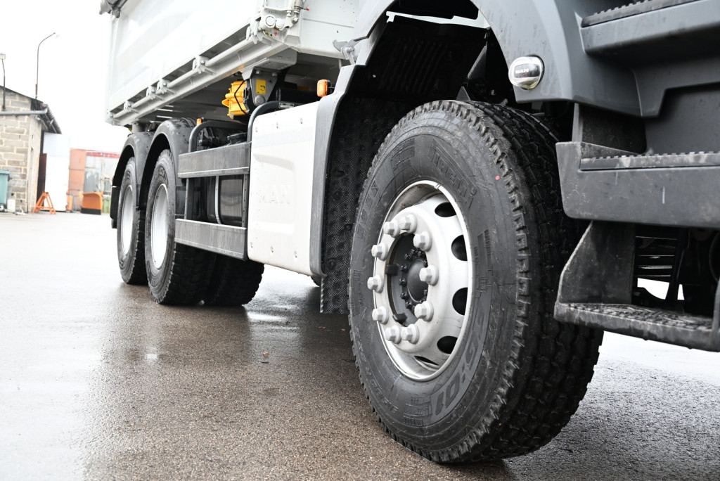 Nowa ciężarówka Zarządu Dróg Powiatowych