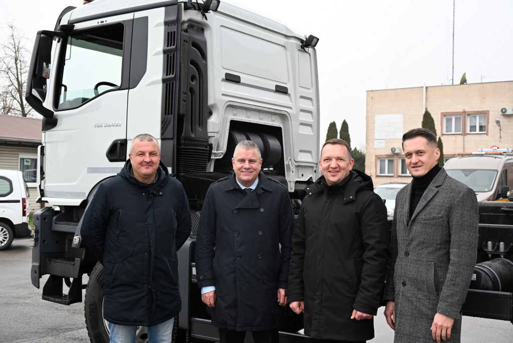 Nowa ciężarówka Zarządu Dróg Powiatowych