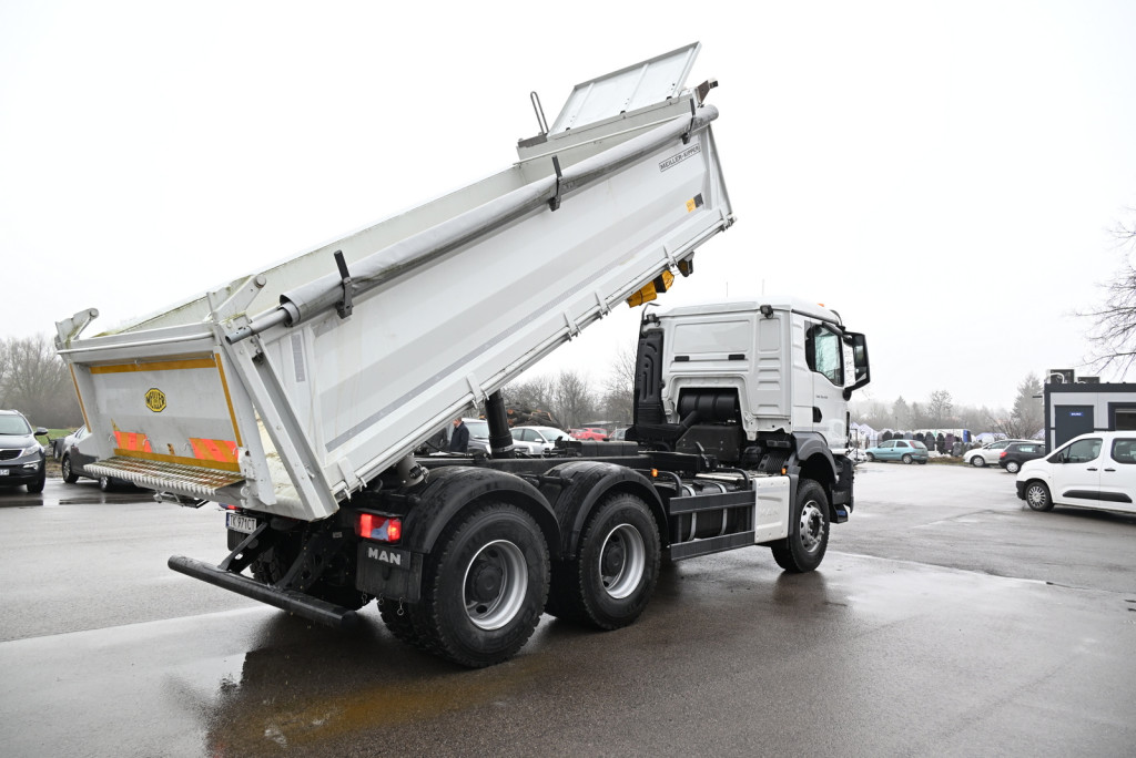 Nowa ciężarówka Zarządu Dróg Powiatowych