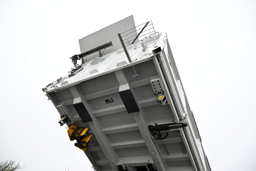 Nowa ciężarówka Zarządu Dróg Powiatowych