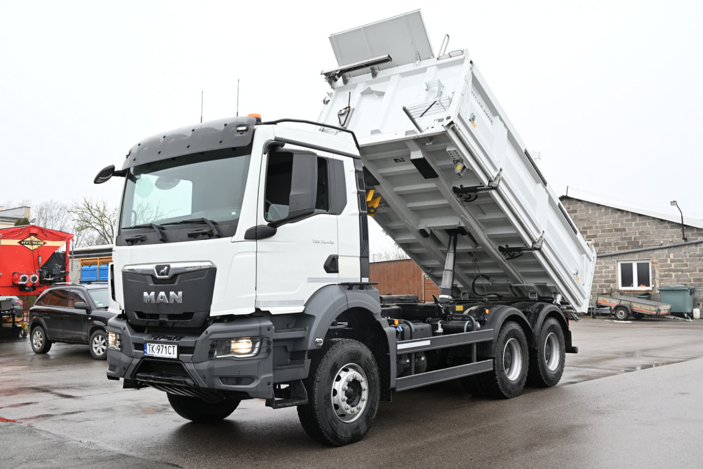 Nowa ciężarówka Zarządu Dróg Powiatowych