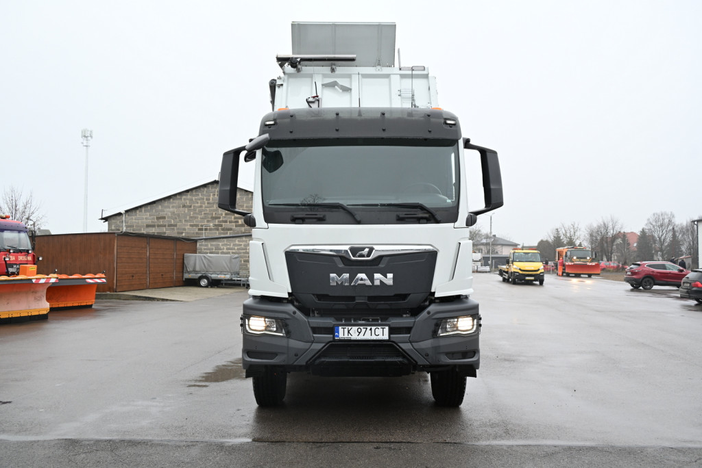 Nowa ciężarówka Zarządu Dróg Powiatowych