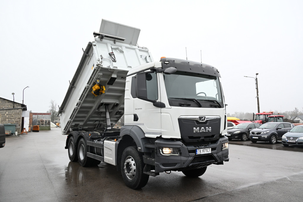 Nowa ciężarówka Zarządu Dróg Powiatowych