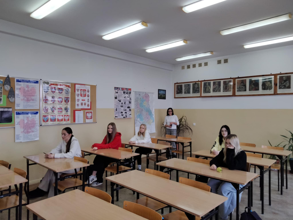 Uczniowie II LO w konkursie >>Wybieram Wybory<<