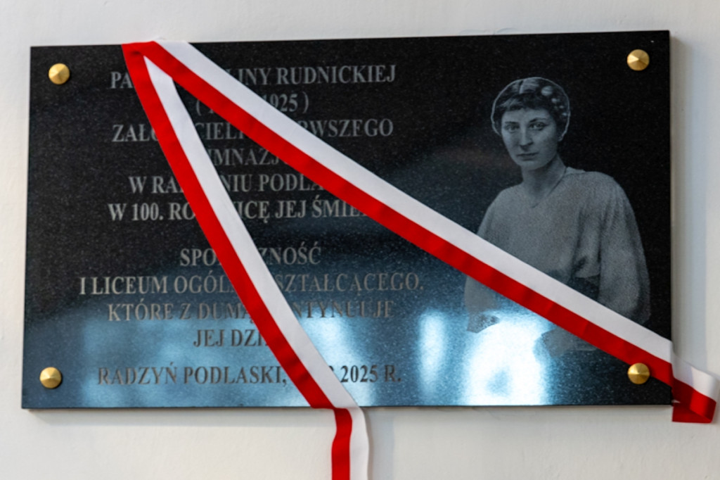 Odsłonięcie tablicy pamiątkowej w I LO