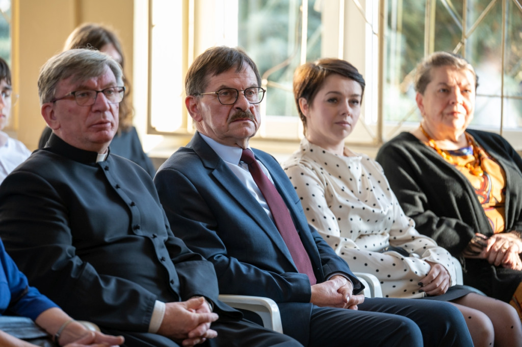 Odsłonięcie tablicy pamiątkowej w I LO