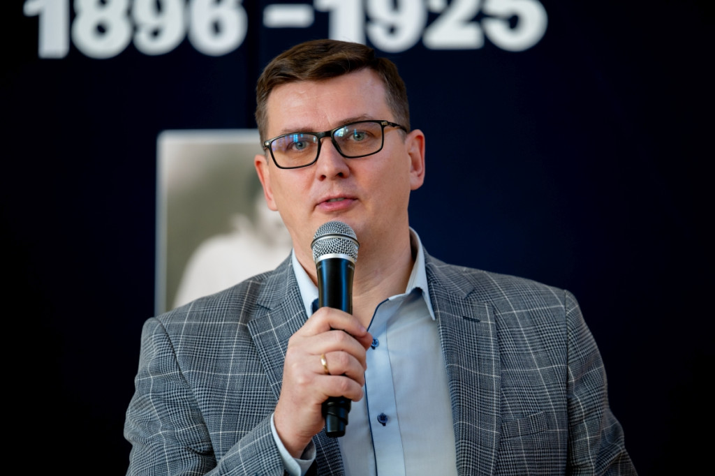 Odsłonięcie tablicy pamiątkowej w I LO