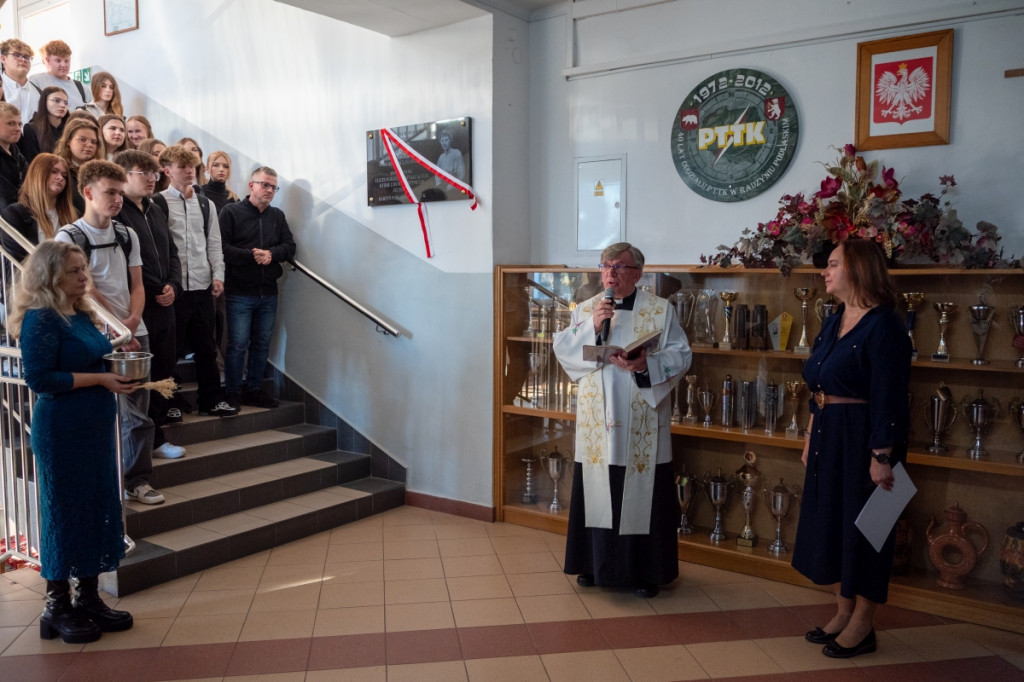 Odsłonięcie tablicy pamiątkowej w I LO