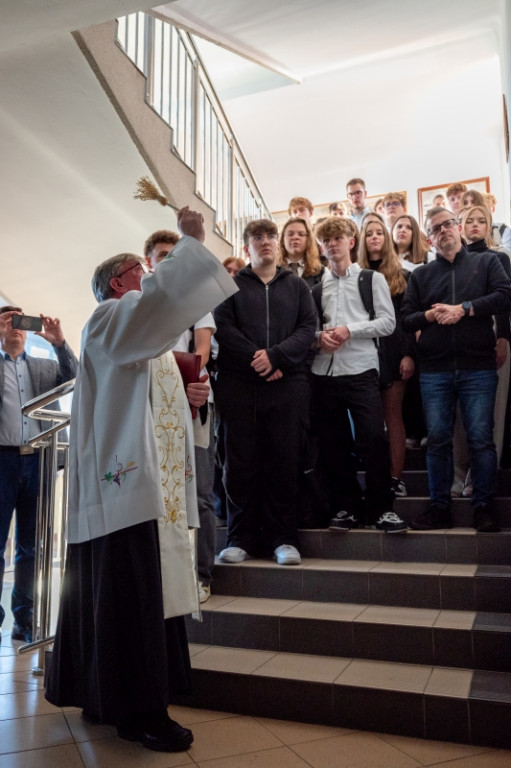 Odsłonięcie tablicy pamiątkowej w I LO