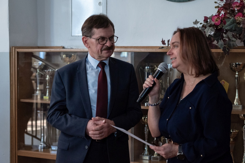 Odsłonięcie tablicy pamiątkowej w I LO