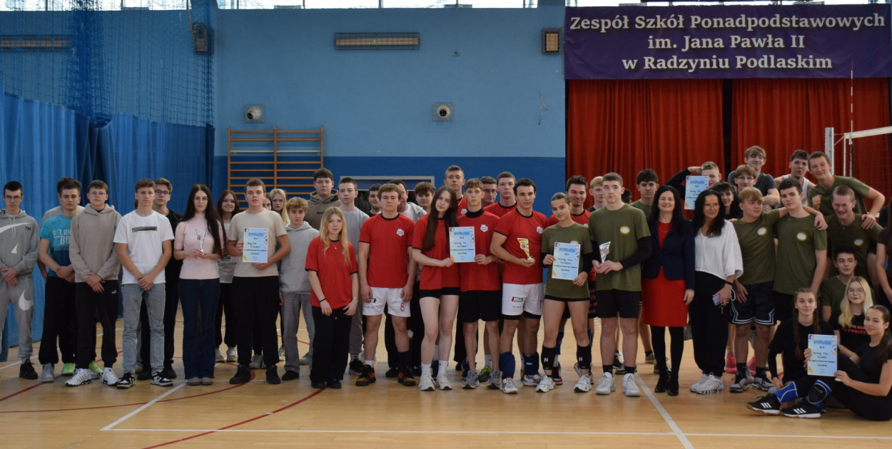 Mikołajkowy Turniej Piłki Siatkowej w ZSP