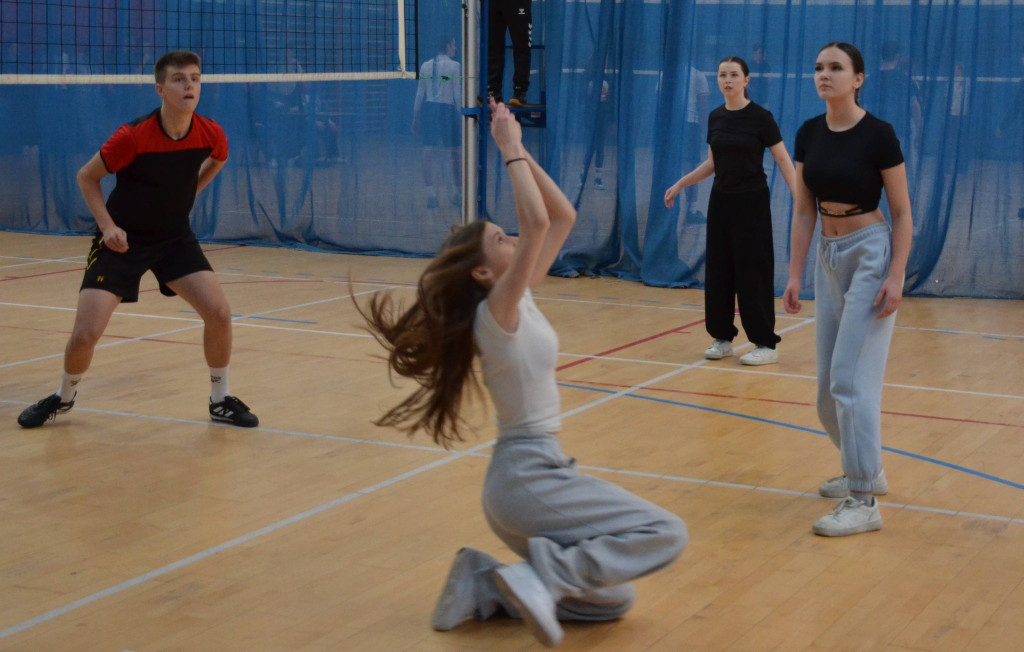 Mikołajkowy Turniej Piłki Siatkowej w ZSP