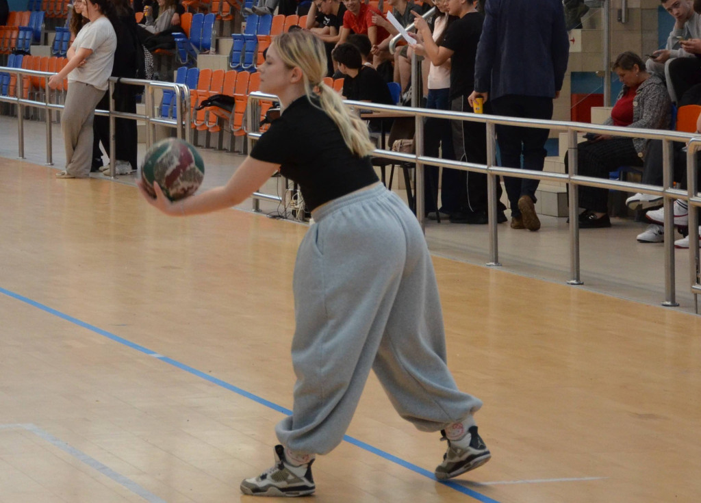 Mikołajkowy Turniej Piłki Siatkowej w ZSP