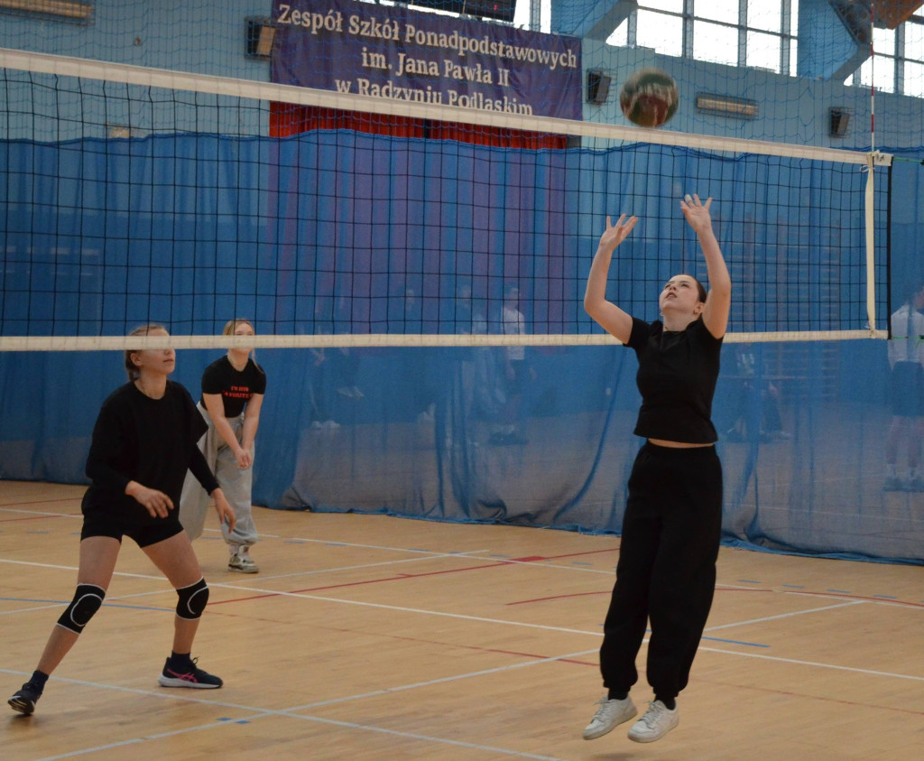 Mikołajkowy Turniej Piłki Siatkowej w ZSP
