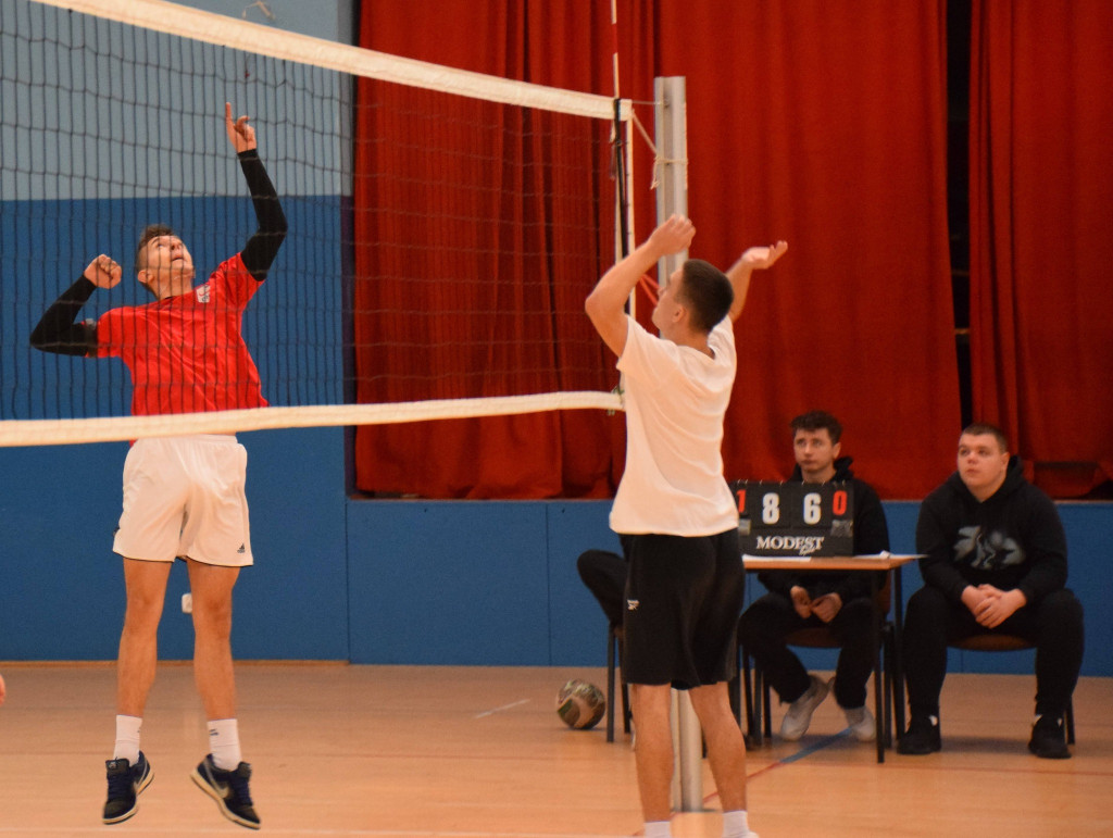 Mikołajkowy Turniej Piłki Siatkowej w ZSP