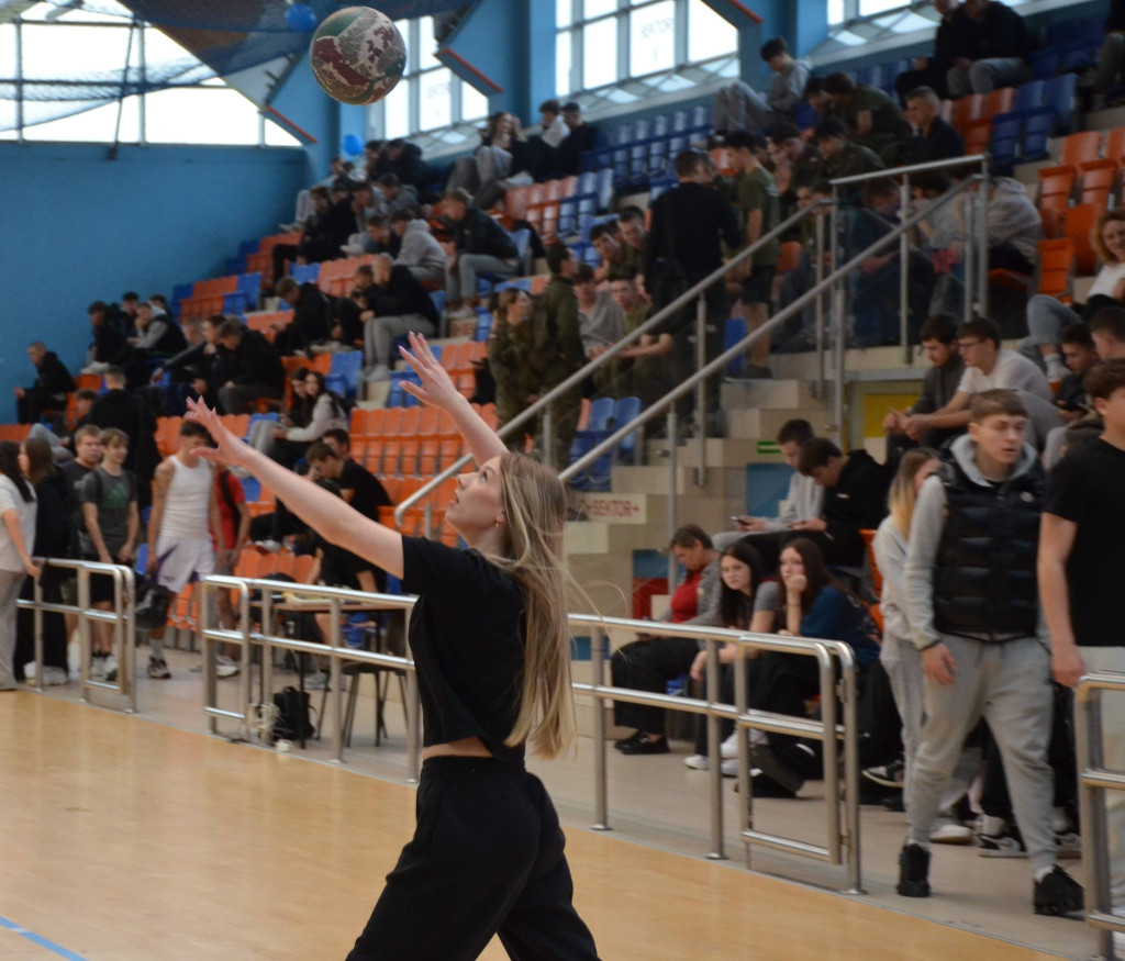 Mikołajkowy Turniej Piłki Siatkowej w ZSP