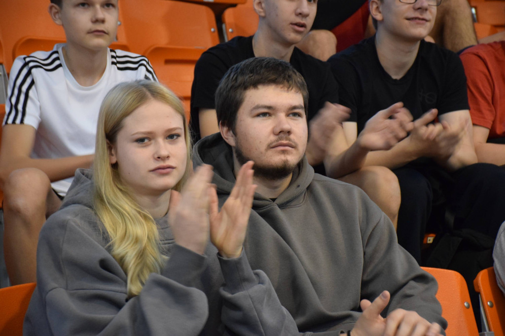 Mikołajkowy Turniej Piłki Siatkowej w ZSP