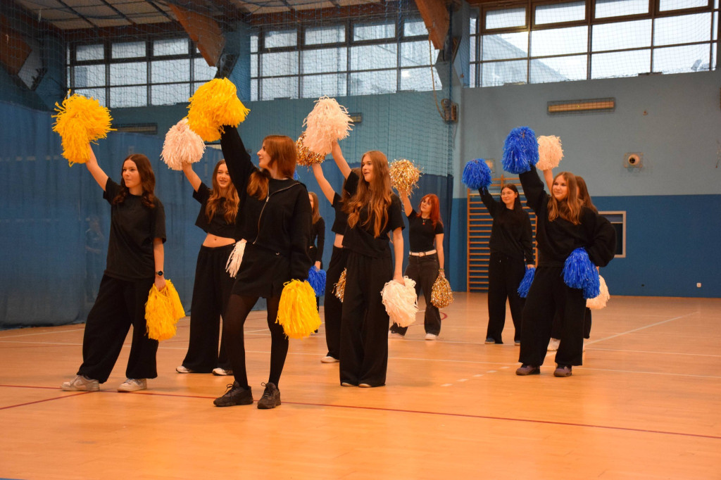 Mikołajkowy Turniej Piłki Siatkowej w ZSP