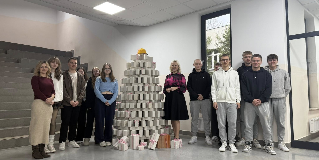 Nietypowa choinka w ZSP