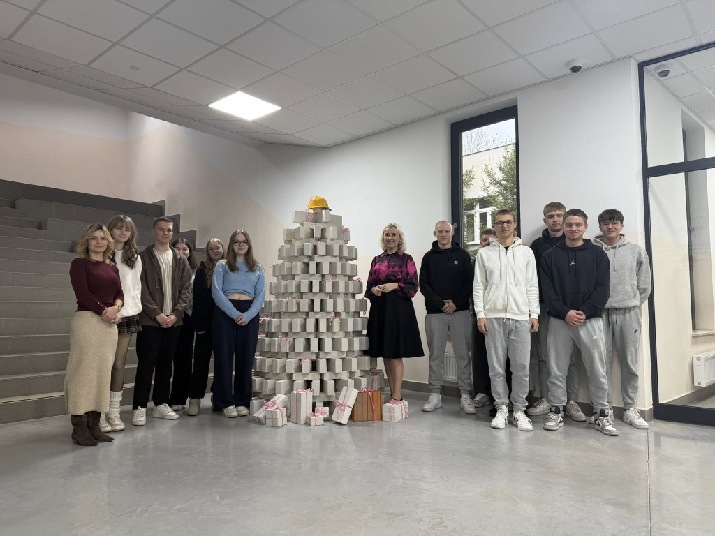 Nietypowa choinka w ZSP