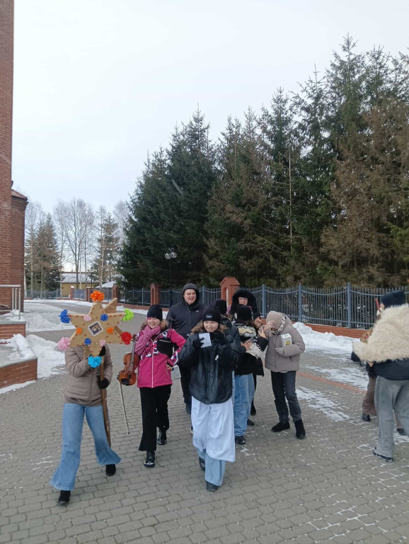 Kolędnicy misyjni w parafii św. Anny
