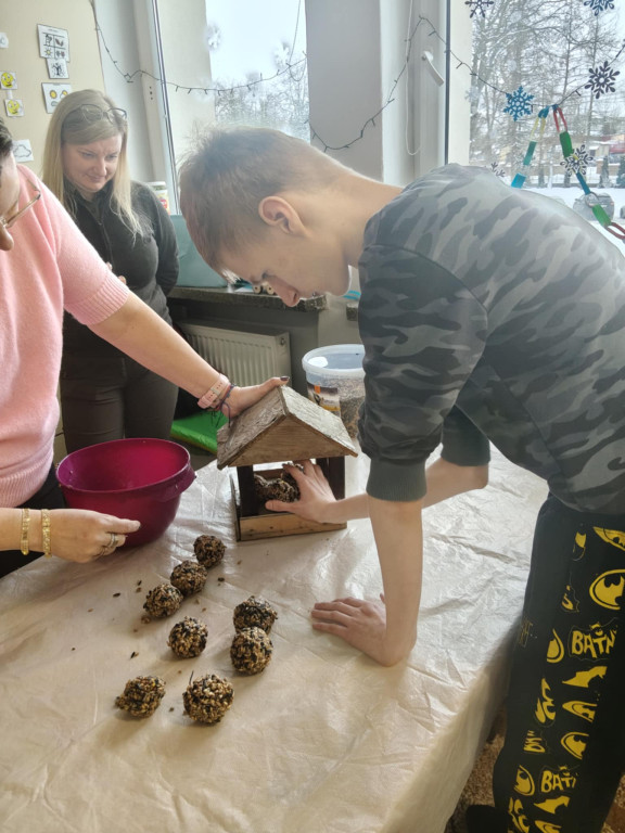 Warsztaty w SOSW z pracownicą Nadleśnictwa