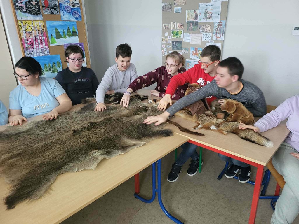 Warsztaty w SOSW z pracownicą Nadleśnictwa