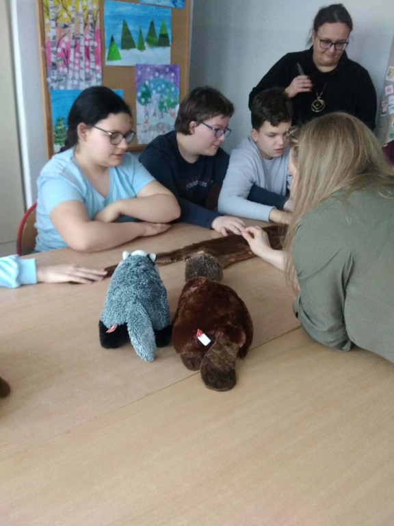 Warsztaty w SOSW z pracownicą Nadleśnictwa