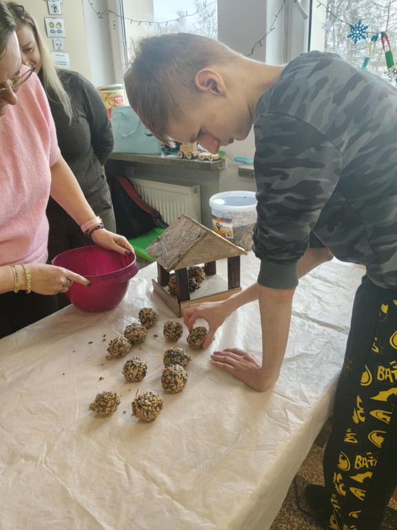 Warsztaty w SOSW z pracownicą Nadleśnictwa