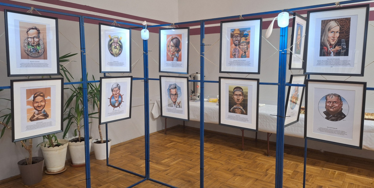 Wystawa karykatur podróżników w Milanowie