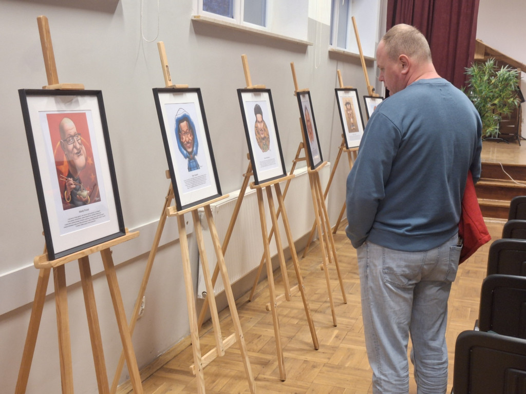 Wystawa karykatur podróżników w Milanowie