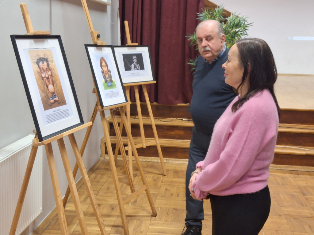 Wystawa karykatur podróżników w Milanowie