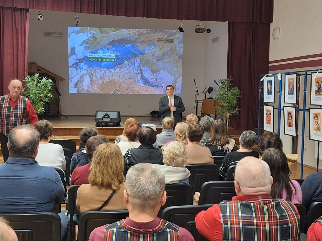 Wystawa karykatur podróżników w Milanowie