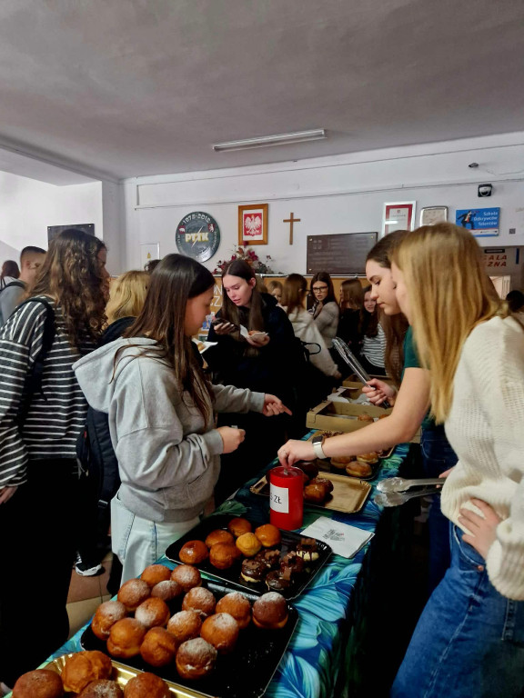 Akcja charytatywna w I LO w Tłusty Czwartek