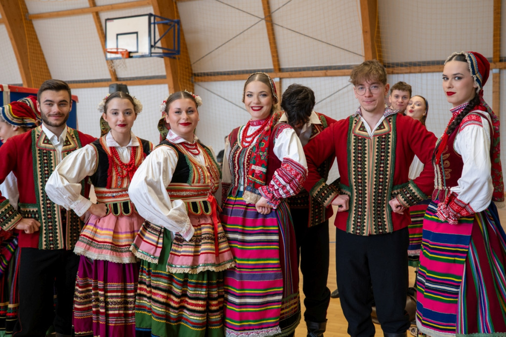 Zespół Pieśni i Tańca \