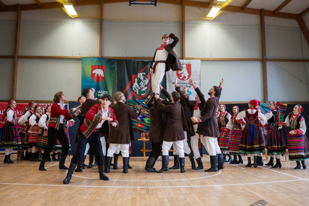 Zespół Pieśni i Tańca \