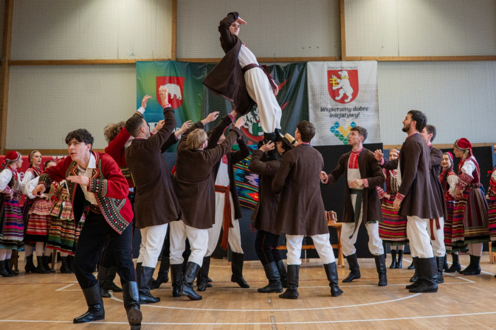 Zespół Pieśni i Tańca \