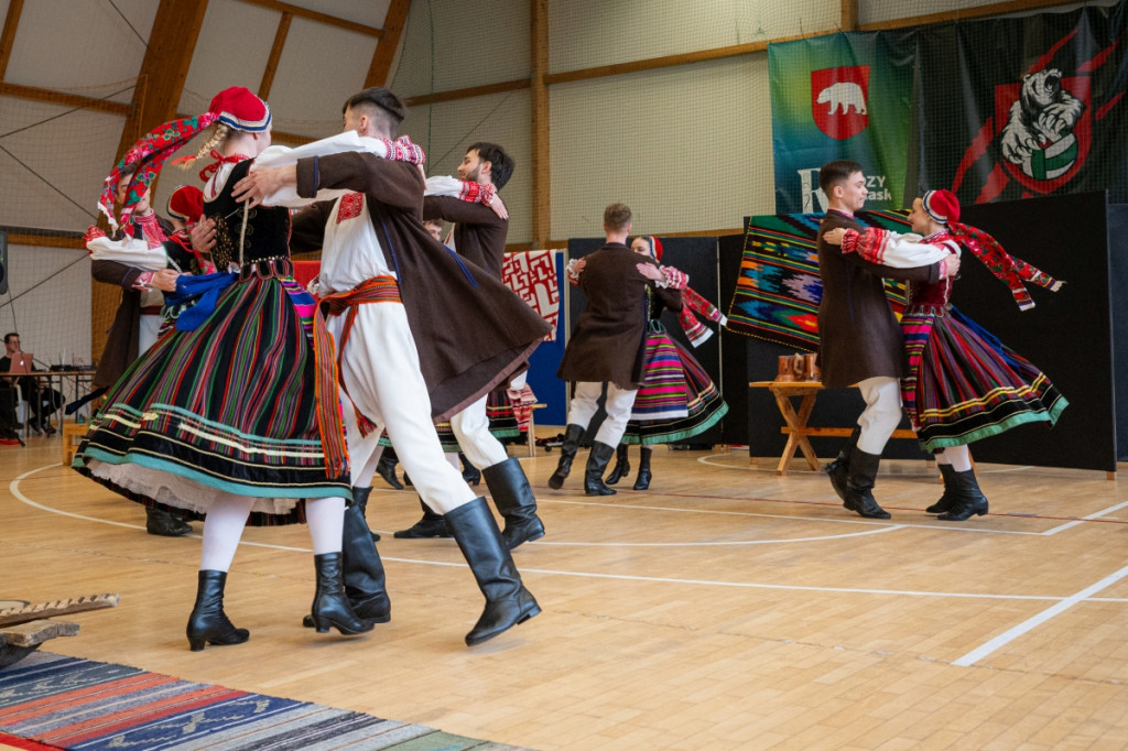 Zespół Pieśni i Tańca \