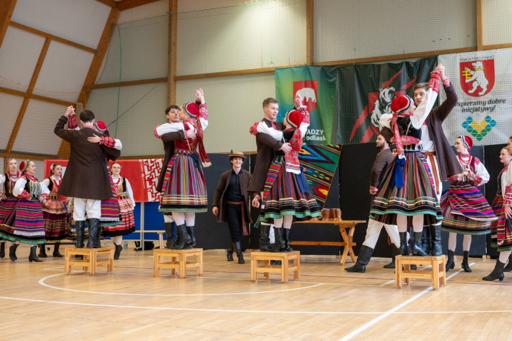 Zespół Pieśni i Tańca \