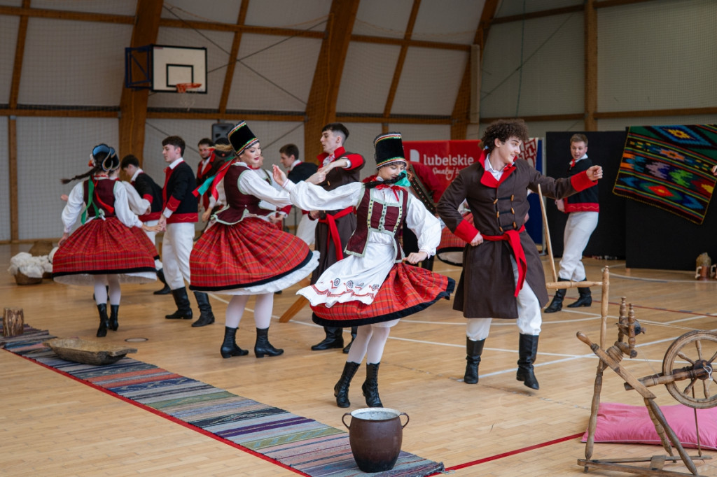 Zespół Pieśni i Tańca \